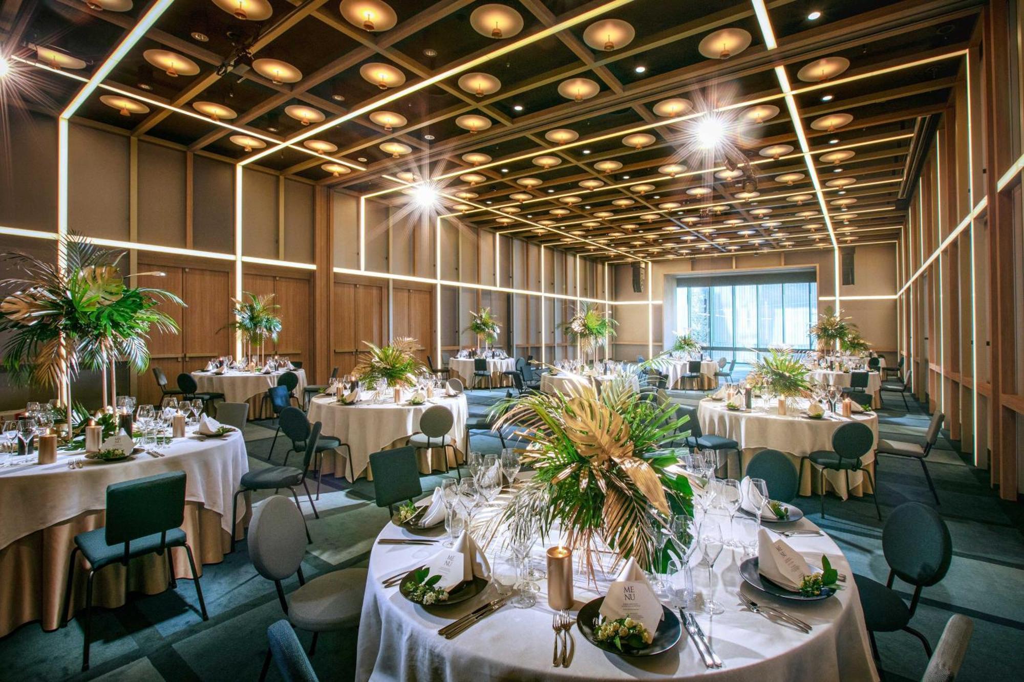 W Osaka Hotel Екстериор снимка