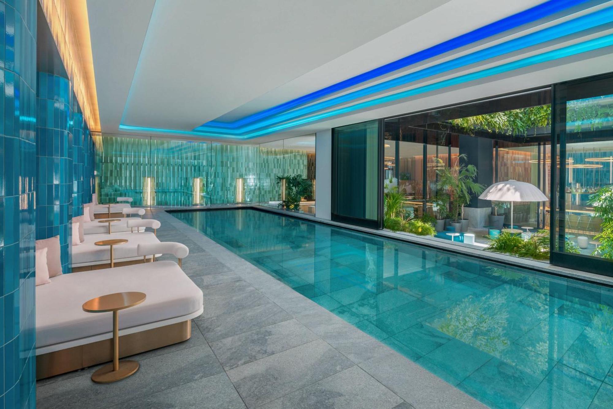 W Osaka Hotel Екстериор снимка
